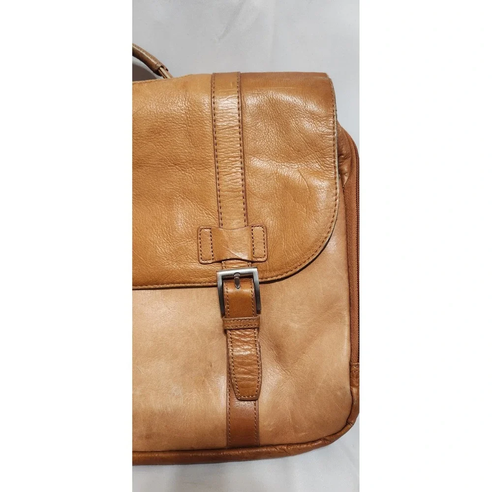 Kenneth Cole Reaction Tan‎ Leather Messenger Bag Laptop Briefcase Satchel
